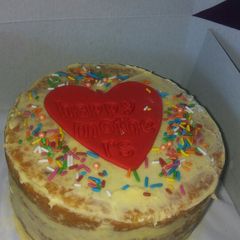 A picture of Lemon raspberry cake.