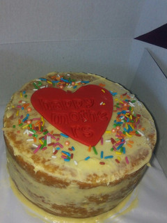 A picture of Lemon raspberry cake.