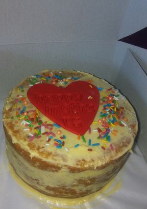 A picture of Lemon raspberry cake.