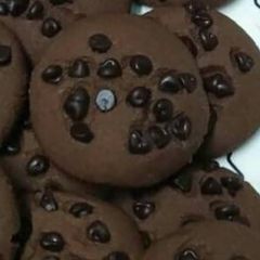 A picture of Overloaded Chocochip Chocolate Cookies.