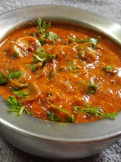 मशरूम मसाला (mushroom masala recipe in marathi) रेसिपी चे मुख्य फोटो