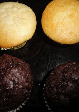 A picture of Eggless Vanilla Cup cakes.