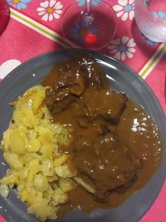Una foto de Rabo de toro a mi estilo