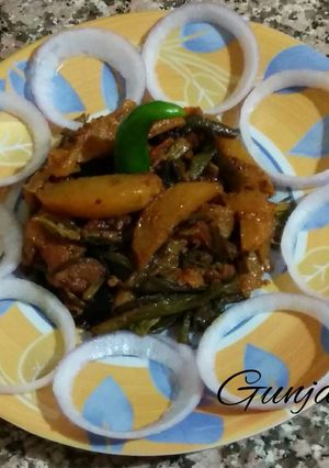 A picture of Bhindi allu.