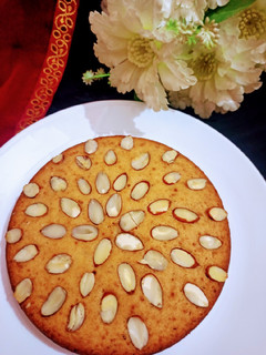 एगलेस मावा केक (Eggless mawa cake recipe in Hindi) रेसिपी मुख्य फोटो