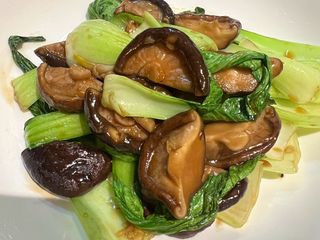 ผัดกวางตุ้งไต้หวันเห็ดหอมน้ำมันหอย 🥬🍄