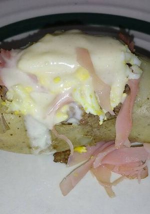 Una foto de Papas rellenas con carne, jamón y queso