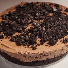 A picture of No Bake Chocolate Peanut Butter Cheesecake.