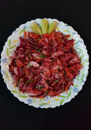 বীট এবং মূলার সালাদ ||Beet and Radish Salad রেসিপির প্রধান ছবি