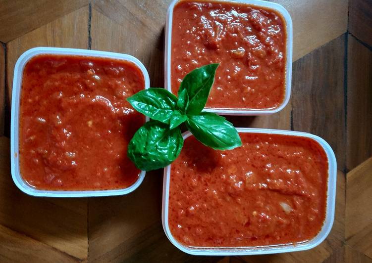 Langkah Mudah untuk Membuat Saus Tomat Basic Italian Salsa di Pomodoro yang Enak Banget