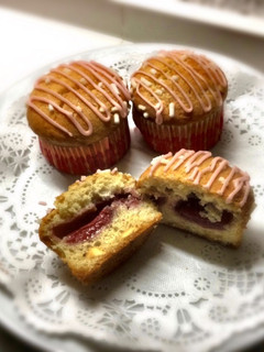 Foto di Muffin alle fragole e cioccolato bianco