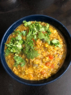 મિક્સ દાળ અને ધંઉના ફાડાની ખીચડી (Mix Dal Wheat Fada Khichdi Recipe In Gujarati) રેસીપી મુખ્ય ફોટો