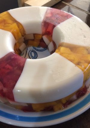 Una foto de Gelatina con fruta
