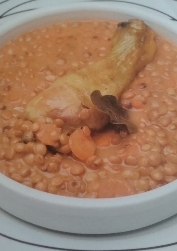 Una foto de Lentejas con pollo