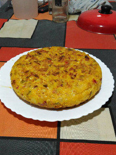 Una foto de Tortilla de patatas con pimiento