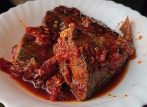 Hình của món Cá nục sốt cà.