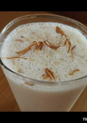 A picture of Healthy Banana Walnut Almond Shake.