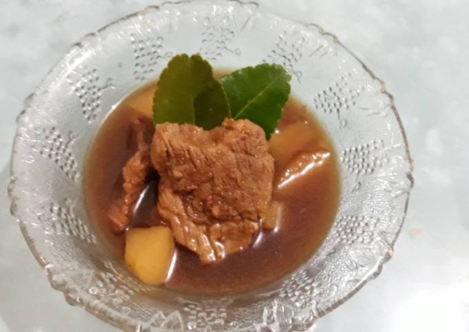 Semur daging kentang