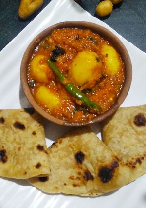 A picture of Kashmiri dum aloo.