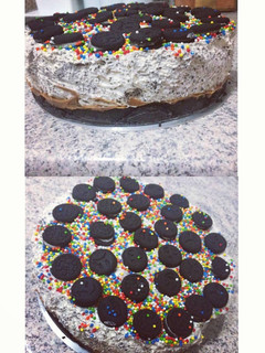 Una foto de Torta de oreo helada🎂🍪