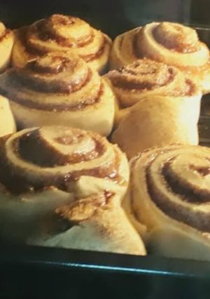 Una foto de Rollitos de canela o Cinnamon rolls