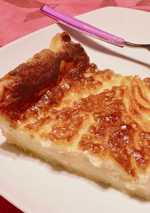 Hình của món 💚 Far Breton - Bánh Ngọt Truyền Thống Brittany.