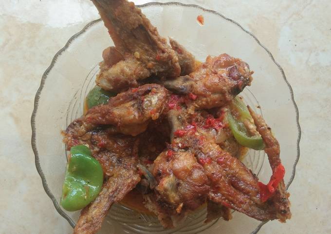 Sayap Ayam terbang goreng bumbu Merah