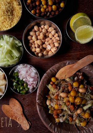 A picture of Chickpea - peanut chaat.