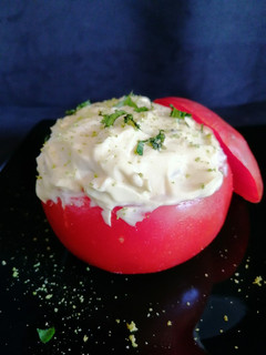 Foto principal de Tomate relleno de ensalada de arroz