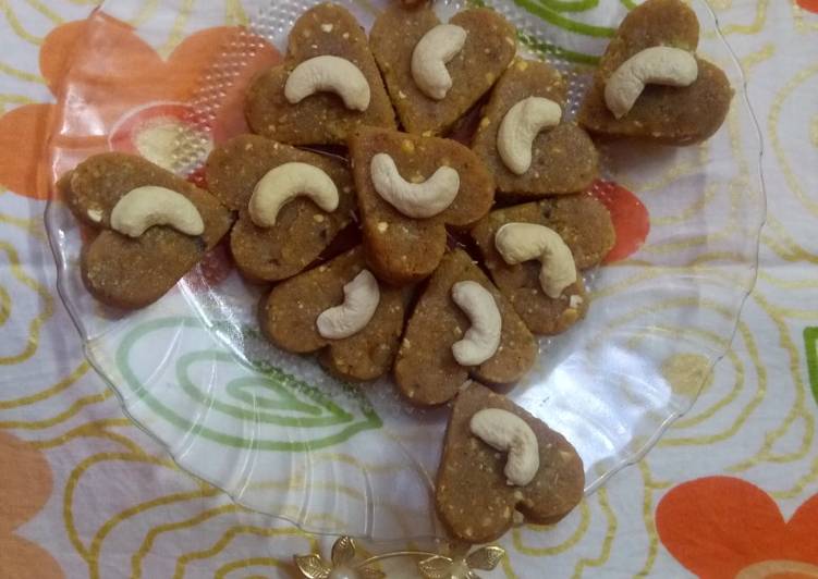 Steps to Make Perfect Khoya kaju hearts