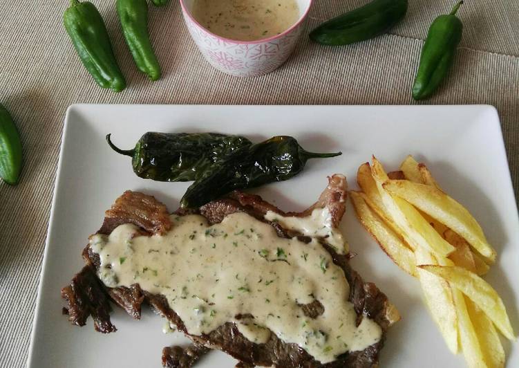 Entrecot con salsa de queso azul