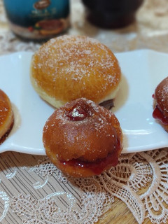 صورة لوصفة بيني محشي بالشوكولا ومربى الفراولة 🍓