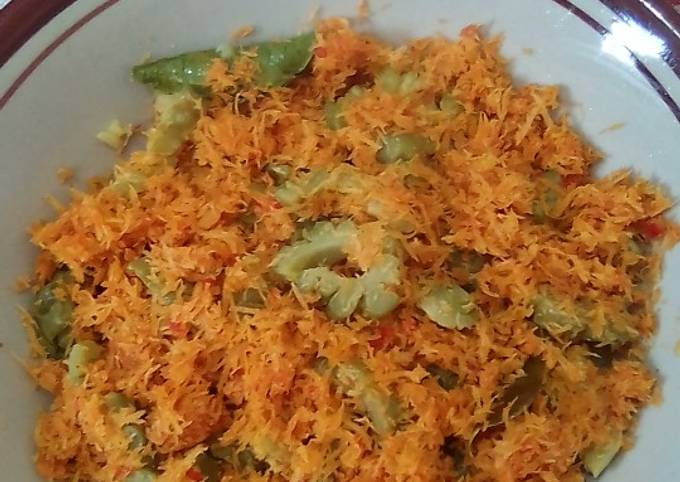 Bagaimana Membuat Pare Bumbu Urap, Lezat