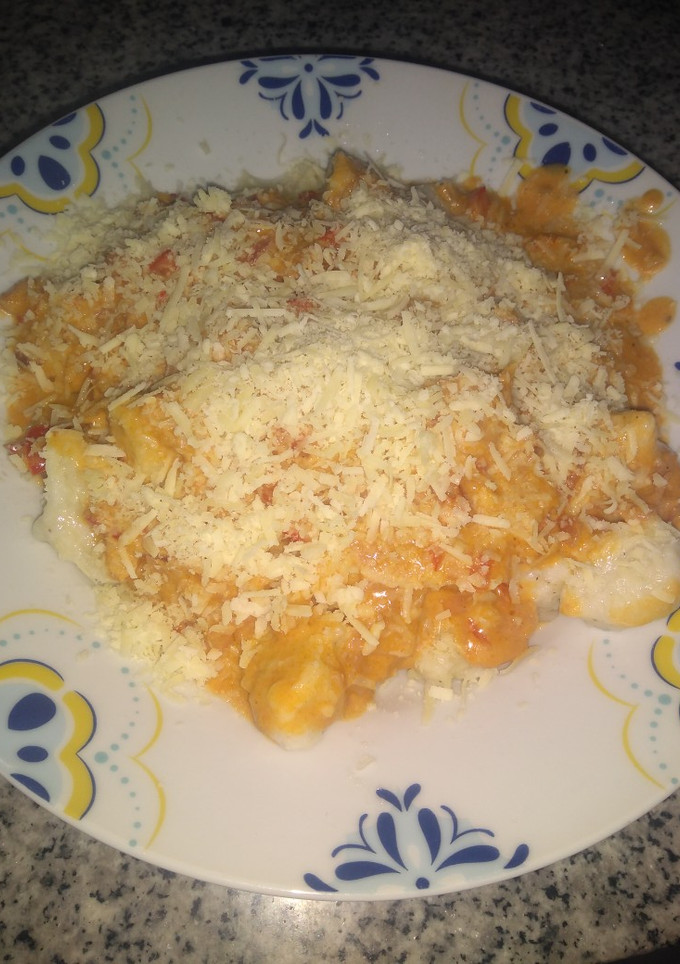 Una foto de Ñoquis de ricota con salsa rosa