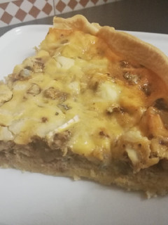 Una foto de Quiche de roquefort, nueces y manzana caramelizada 🍏🧀