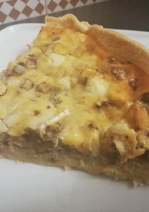 Foto principal de Quiche de roquefort, nueces y manzana caramelizada 🍏🧀