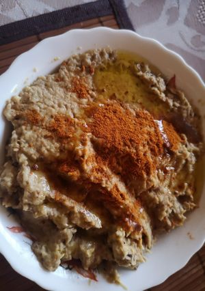 Una foto de Mutabel o Baba ganoush (crema de berenjenas para untar)
