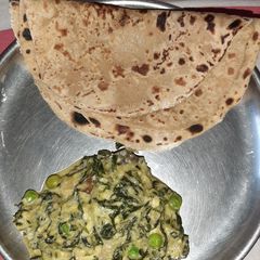 A picture of Restaurant style fenugreek peas cream curry.