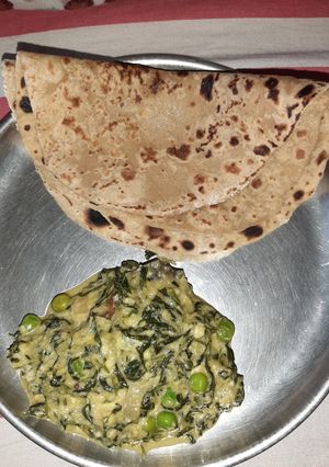 A picture of Restaurant style fenugreek peas cream curry.