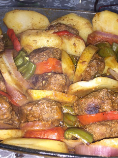 A picture of Kofta with Potatoes.
