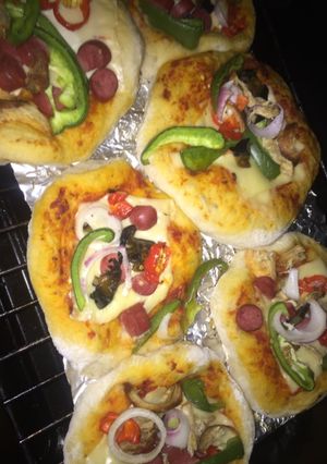 A picture of Homemade Mini Pizzas.