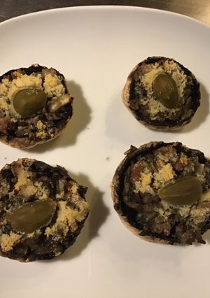 Une photo de Champignons farcis anchois parmesan et câpres italiennes