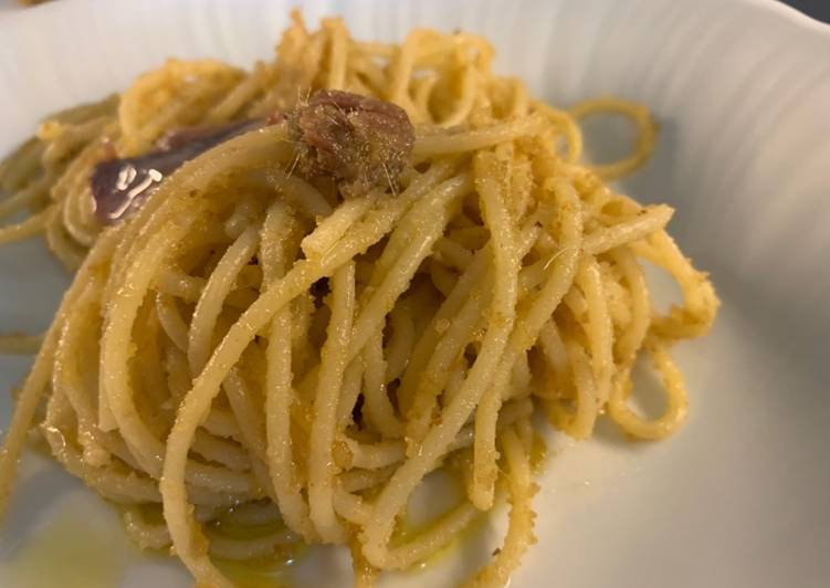 Spaghetti alici del cantabrico e pangrattato