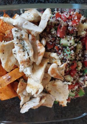 Foto resep Menu sehat full protein / dada ayam, ubi jalar, quinoa salad / organik