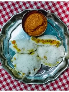வெஜ் ஸ்டஃப்டு இட்லி(Veg Stuffed Idly recipe in tamil) செய்முறை முக்கிய புகைப்படம்