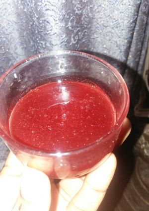 A picture of Homemade strawberry syrup.