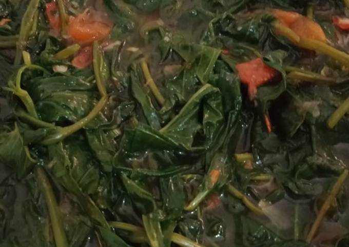 Bagaimana Menyiapkan Tumis kangkung pedas yang Menggugah Selera