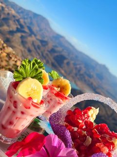 صورة لوصفة زبادي ذوق فراوله بالرمان🐼🌺👍