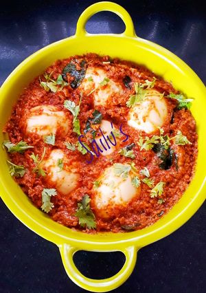 A picture of Egg Curry.