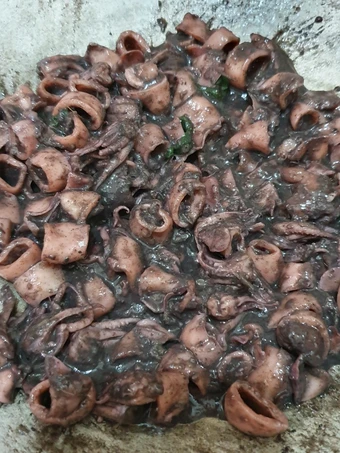 Cara Gampang Membikin Resep Cumi Hitam Pedas Kayangan yang Lezat Anti Ribet, Bikin Ngiler